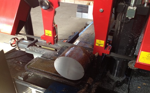 冷水江卧式带锯床加工时出现明显振荡如何排查？